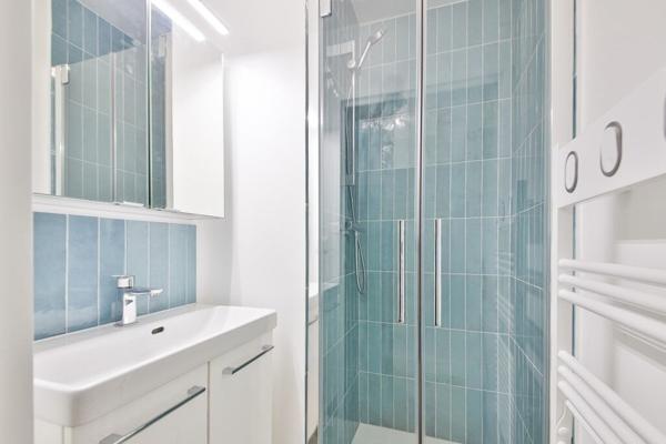 Appartement Courbevoie 4 pièces 84 m2 Faubourg de l'Arche DPE C terrasse double séjour