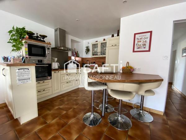 Fermette longere 1 hectare 50 2 dependances 430+450 M² 4 chambres