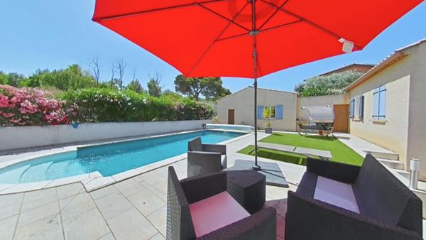 Maison Ouveillan 4 pièce(s) 90 m2, piscine, garage