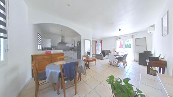 Maison Ouveillan 4 pièce(s) 90 m2, piscine, garage