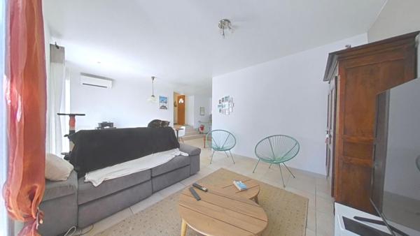 Maison Ouveillan 4 pièce(s) 90 m2, piscine, garage