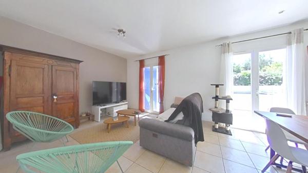 Maison Ouveillan 4 pièce(s) 90 m2, piscine, garage