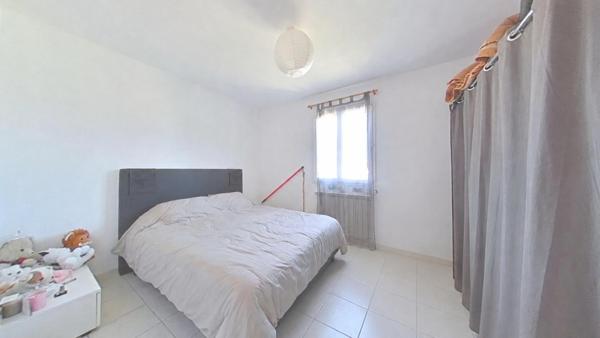 Maison Ouveillan 4 pièce(s) 90 m2, piscine, garage
