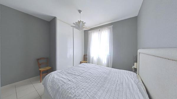 Maison Ouveillan 4 pièce(s) 90 m2, piscine, garage