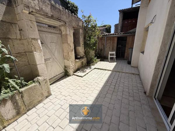 Vente                                                      Maison
                        
                     3 pièces                      61 m2                     à Courçon