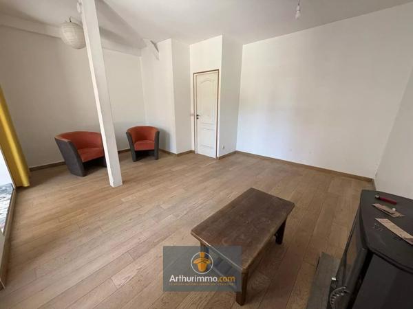 Vente                                                      Maison
                        
                     3 pièces                      61 m2                     à Courçon