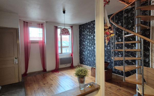 Appartement à vendre    3 pièces • 64,24 m2 Saint-Étienne