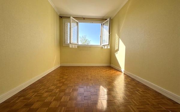 Appartement à vendre    3 pièces • 82,37 m2 Le Plessis-Trévise