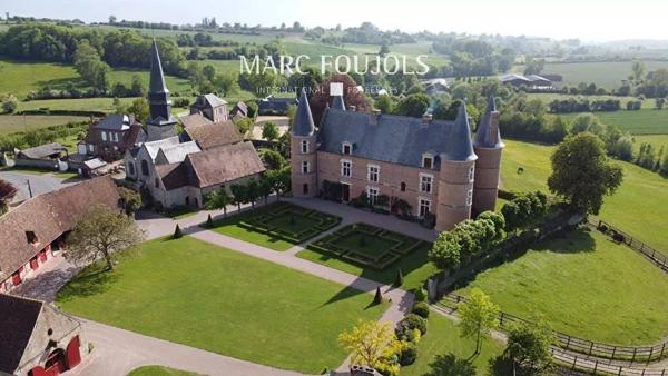 Magnifique petit Château de charme entièrement rénové & classé MH …