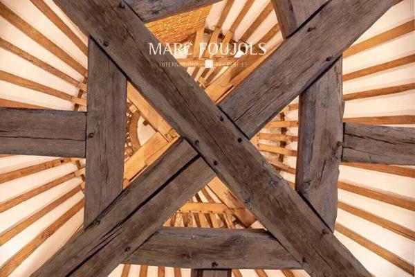 Magnifique petit Château de charme entièrement rénové & classé MH …