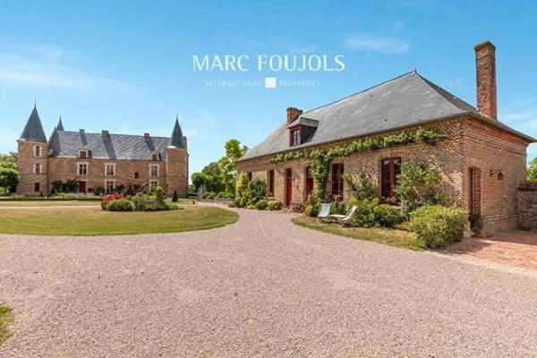 Magnifique petit Château de charme entièrement rénové & classé MH …