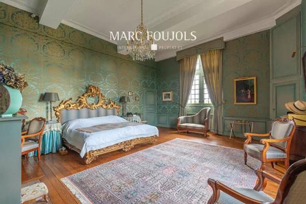 Magnifique petit Château de charme entièrement rénové & classé MH …