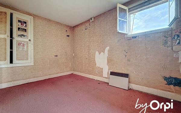 Maison à vendre    4 pièces •  Saint-Éloy-les-Mines