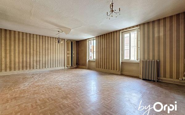 Maison à vendre    4 pièces •  Saint-Éloy-les-Mines