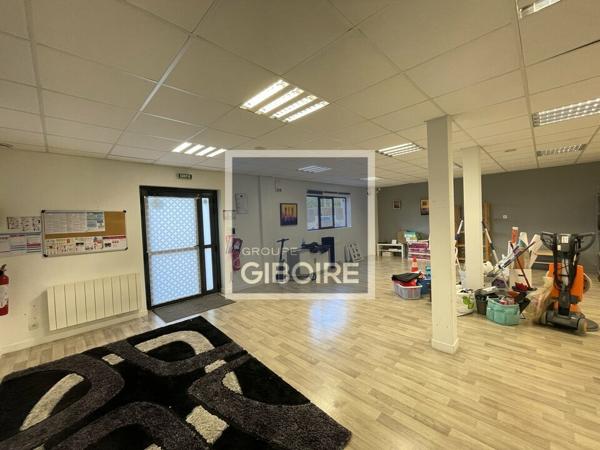 Local d'activites 150 m² à louer Périphérie Rennes (réf : 35.2373)