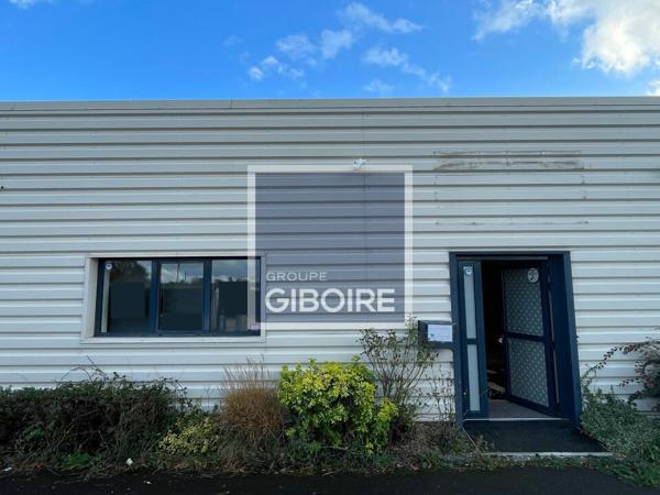 Local d'activites 150 m² à louer Périphérie Rennes (réf : 35.2373)