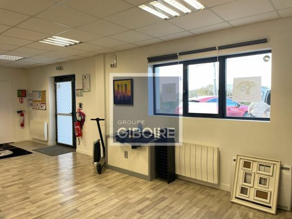 Local d'activites 150 m² à louer Périphérie Rennes (réf : 35.2373)