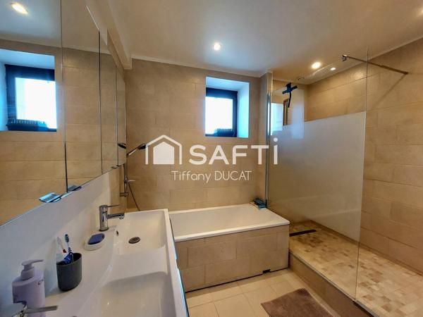 Maison familiale en pierre entièrement rénovée