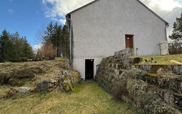 Maison à vendre    8 pièces •  Rieutort-de-Randon