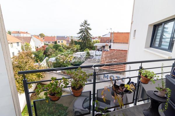SUPERBE APPARTEMENT TRAVERSANT AVEC BALCONS