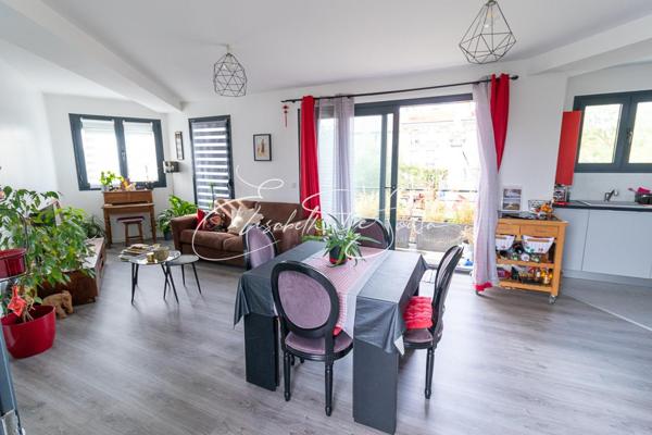 SUPERBE APPARTEMENT TRAVERSANT AVEC BALCONS