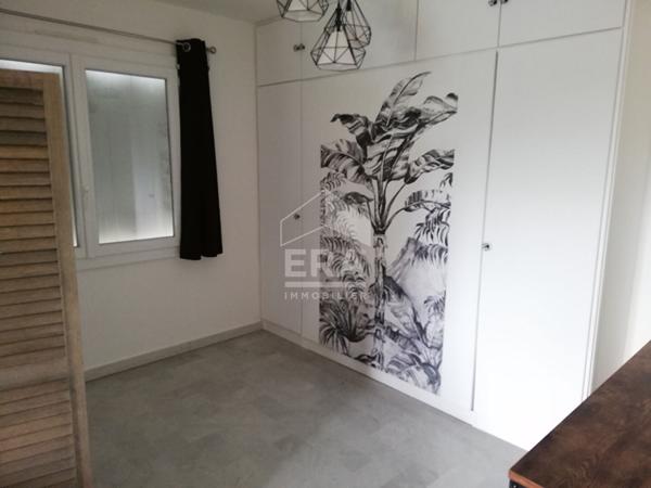 Appartement Fréjus Plage T3 transformé en T2 :  54.51 m2