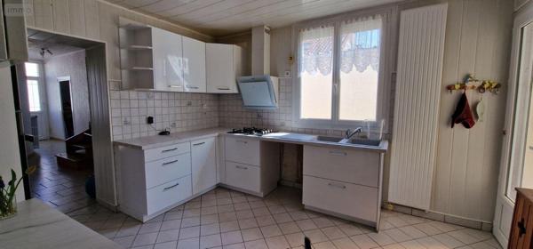 Maison de ville à vendre à Thouars dans les Deux-Sèvres (79100), ref : 79079-54