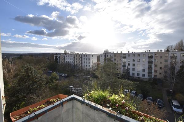 Appartement Meublé Rueil-Malmaison - 3 pièces - 65.32 m2