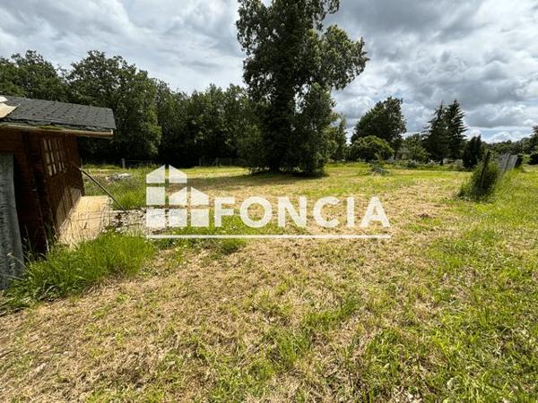 À vendre Terrain 3290 m² - Louzac-saint-andré 16100
