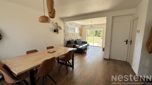 Seulement chez Nestenn ? Maison récente à pied du centre de Pluvigner avec 3 chambres, garage et jardin