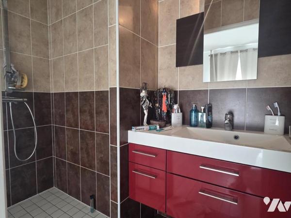 Maison individuelle plain pied 136m² habitables, quatre chambres sur terrain de 1078m²