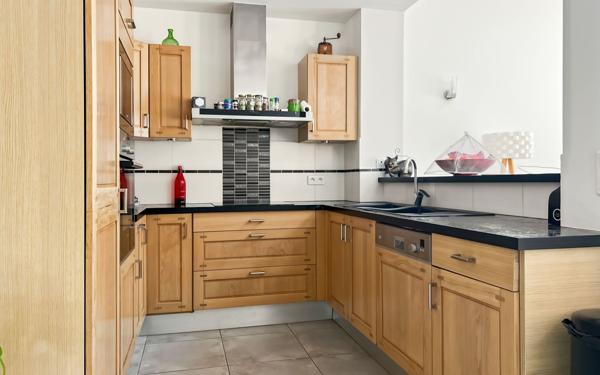 Appartement à vendre    4 pièces • 137,30 m2 Fréjus