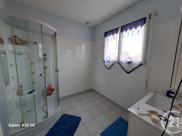 Maison à vendre  5 pièces - 75,99 m2 ST PIERRE D OLERON - 17