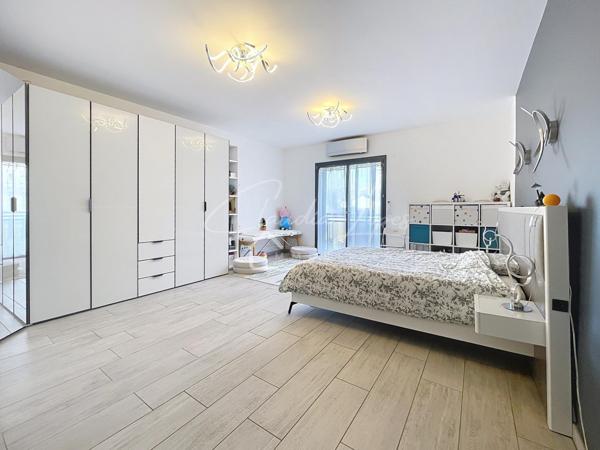 PROPRIÉTÉ  D'EXCEPTION 368 M² UTILES SUR UNE PARCELLE DE 744M²