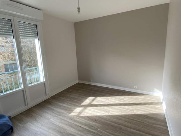 Appartement à vendre à Fougères en Ille-et-Vilaine (35300), ref : 037/1890   
FOUGERES - Centre ville