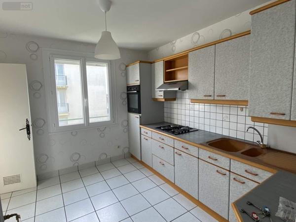 Appartement à vendre à Fougères en Ille-et-Vilaine (35300), ref : 037/1890   
FOUGERES - Centre ville