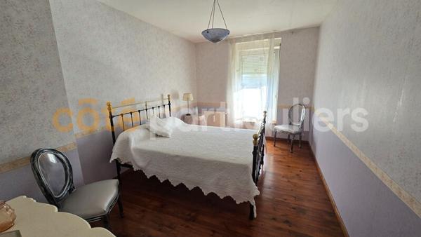 Vente
                Maison233,97 m² - 8 Pièces -
                    CARCASSONNE (11000)