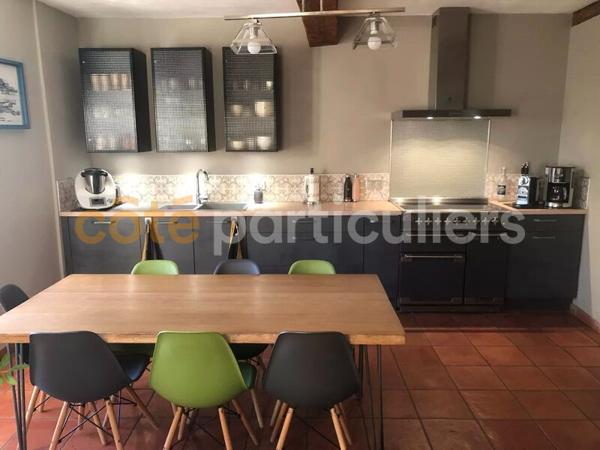 Vente
                Maison233,97 m² - 8 Pièces -
                    CARCASSONNE (11000)