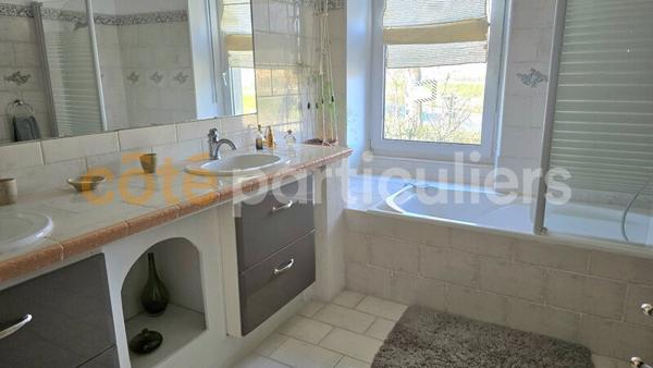 Vente
                Maison233,97 m² - 8 Pièces -
                    CARCASSONNE (11000)