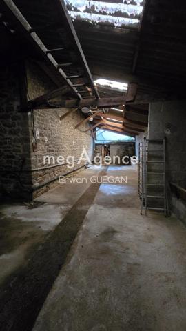 Maison à KERGRIST-MOELOU, 22110 - 14 pièces 393m²