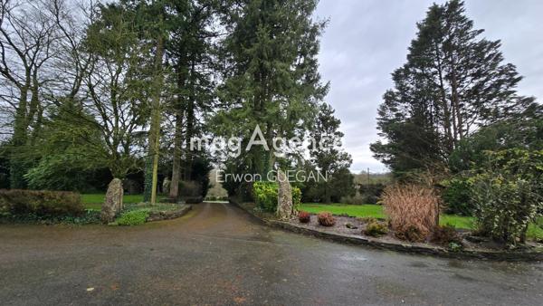 Maison à KERGRIST-MOELOU, 22110 - 14 pièces 393m²