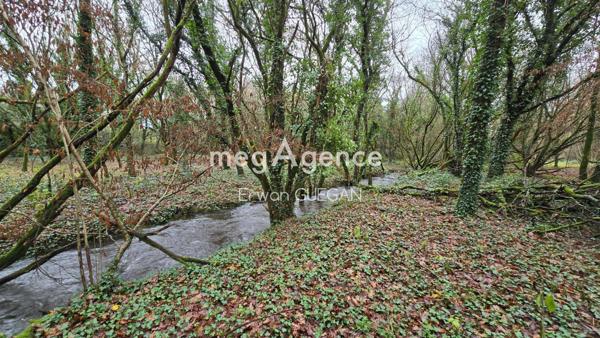 Maison à KERGRIST-MOELOU, 22110 - 14 pièces 393m²