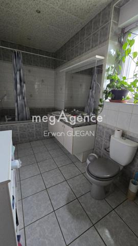 Maison à KERGRIST-MOELOU, 22110 - 14 pièces 393m²