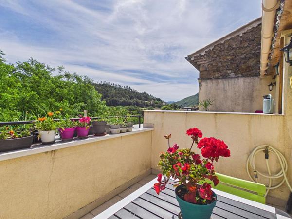 BESSEGES (30160)Appartement  5 pièce(s) 121 m2