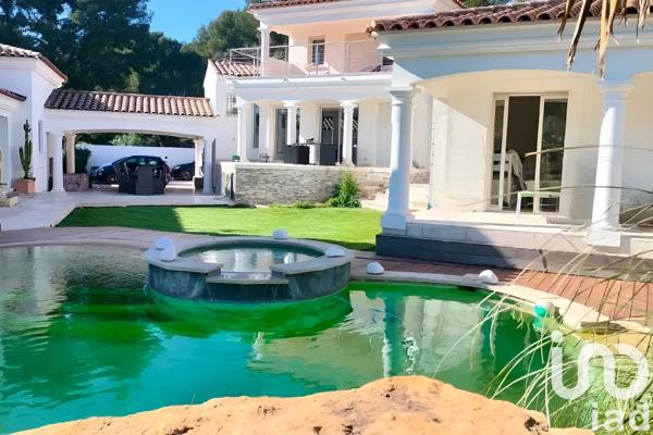 Maison à vendre 11 pièces 301 m² Saint-Cyr-sur-Mer