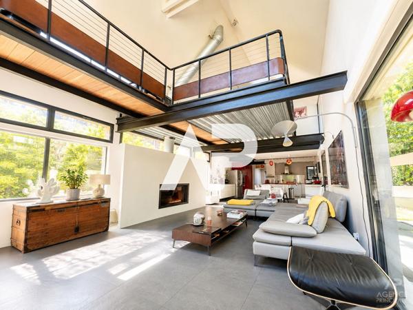 Maison Suresnes 6 pièce(s) 226.50 m2 1 350 000 € **  - Référence  20146