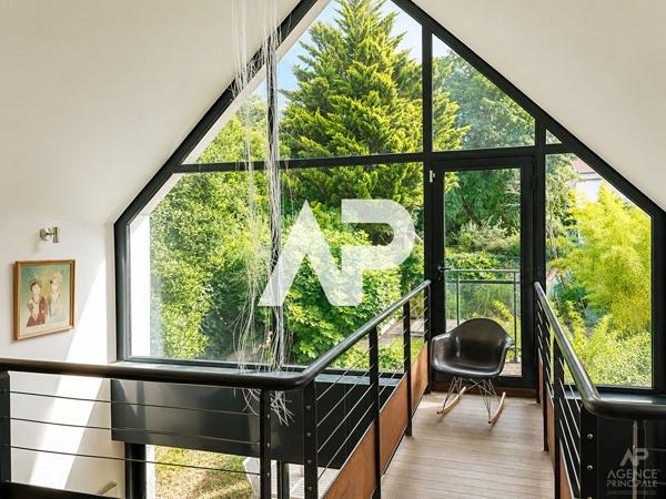 Maison Suresnes 6 pièce(s) 226.50 m2 1 350 000 € **  - Référence  20146
