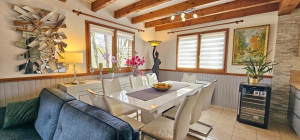 Dans un cadre idyllique et relaxant, superbe chalet de 92 m² en parfait état, offrant confort, modernité et de très belles prestations.