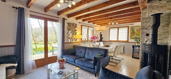 Dans un cadre idyllique et relaxant, superbe chalet de 92 m² en parfait état, offrant confort, modernité et de très belles prestations.