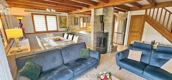 Dans un cadre idyllique et relaxant, superbe chalet de 92 m² en parfait état, offrant confort, modernité et de très belles prestations.